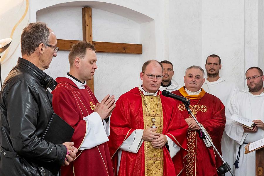 Slavnostní zpívaná mše u příležitosti svátku Povýšení sv. Kříže a svěcení zvonu v kapli na Křížové hoře 14.9.2019