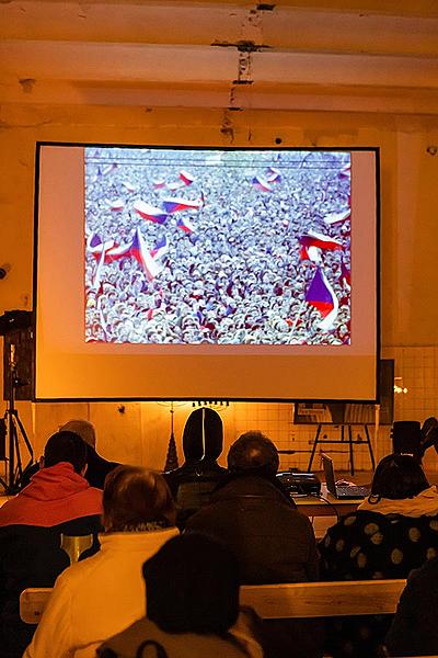 Český Krumlov - město výtvarného umění, vernisáž výstavy místních výtvarníků, Kulturní centrum Prádelna 15.11.2019