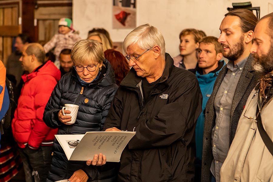 Český Krumlov - město výtvarného umění, vernisáž výstavy místních výtvarníků, Kulturní centrum Prádelna 15.11.2019