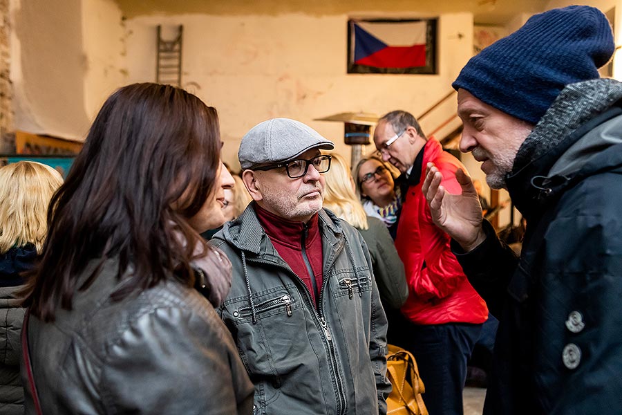 Český Krumlov - město výtvarného umění, vernisáž výstavy místních výtvarníků, Kulturní centrum Prádelna 15.11.2019