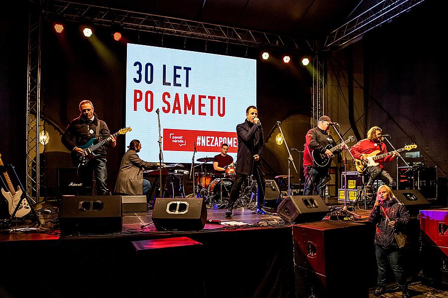 30 let po sametu - setkání lidí dobré vůle k připomenutí 30. výročí Sametové revoluce v Českém Krumlově, 17.11.2019