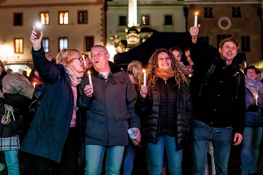 30 let po sametu - setkání lidí dobré vůle k připomenutí 30. výročí Sametové revoluce v Českém Krumlově, 17.11.2019