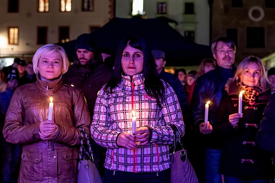 30 let po sametu - setkání lidí dobré vůle k připomenutí 30. výročí Sametové revoluce v Českém Krumlově, 17.11.2019