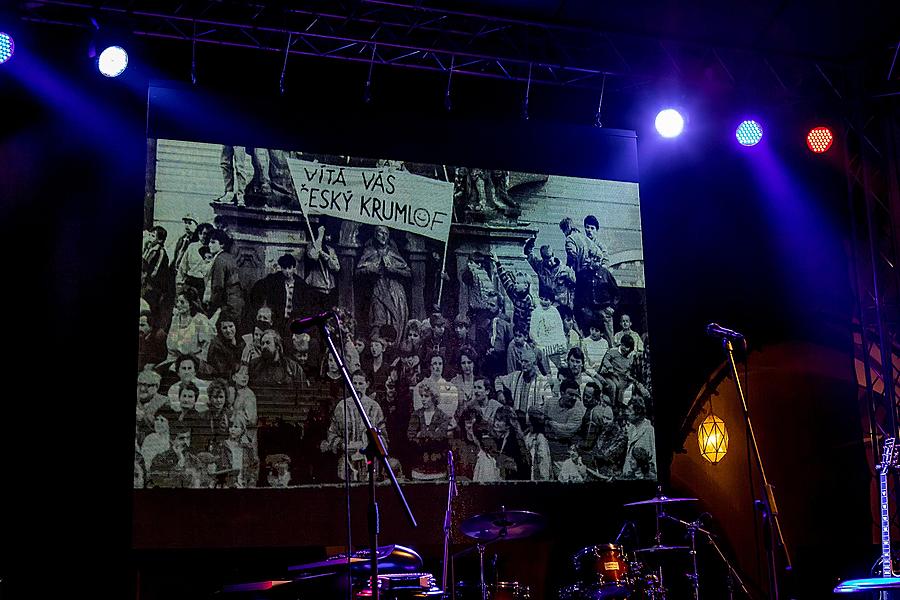 30 let po sametu - setkání lidí dobré vůle k připomenutí 30. výročí Sametové revoluce v Českém Krumlově, 17.11.2019