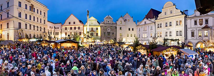 1. Adventssontag - Eröffnung des Advents Verbunden mit der Beleuchtung des Weihnachtsbaums, Český Krumlov 1.12.2019