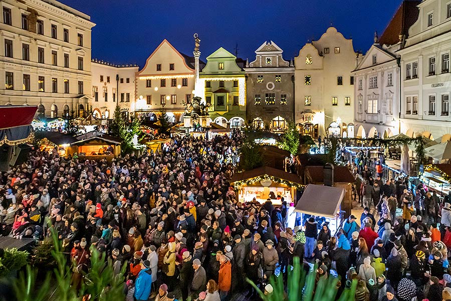 1. Adventssontag - Eröffnung des Advents Verbunden mit der Beleuchtung des Weihnachtsbaums, Český Krumlov 1.12.2019