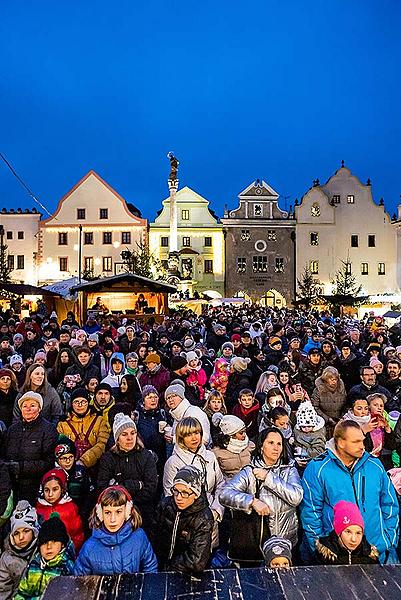 1. Adventssontag - Eröffnung des Advents Verbunden mit der Beleuchtung des Weihnachtsbaums, Český Krumlov 1.12.2019