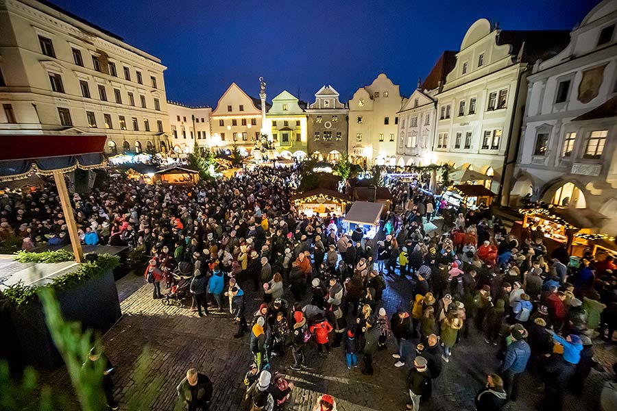 1. Adventssontag - Eröffnung des Advents Verbunden mit der Beleuchtung des Weihnachtsbaums, Český Krumlov 1.12.2019