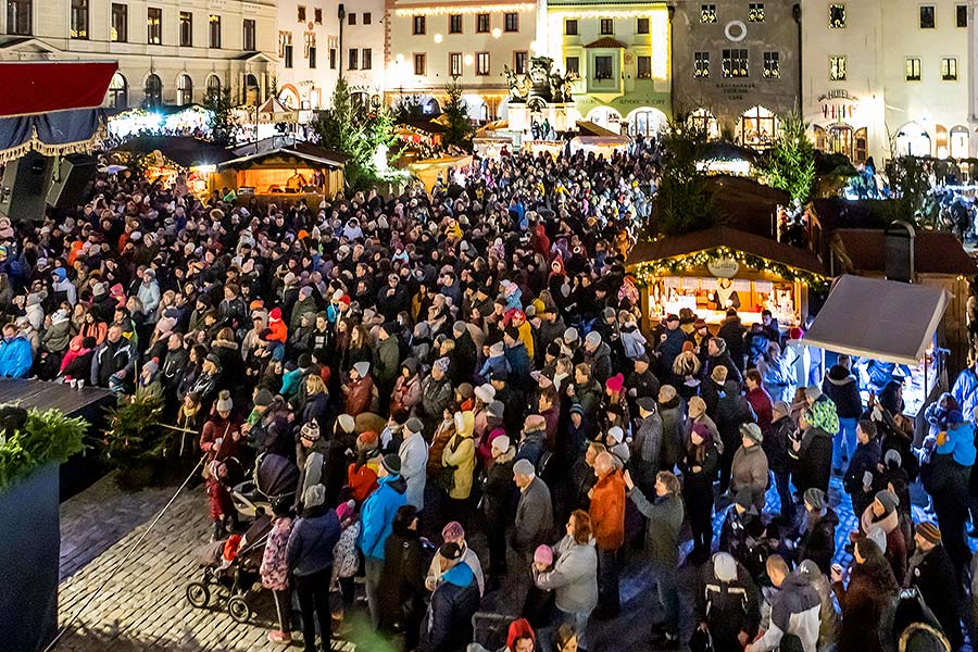 1. Adventssontag - Eröffnung des Advents Verbunden mit der Beleuchtung des Weihnachtsbaums, Český Krumlov 1.12.2019