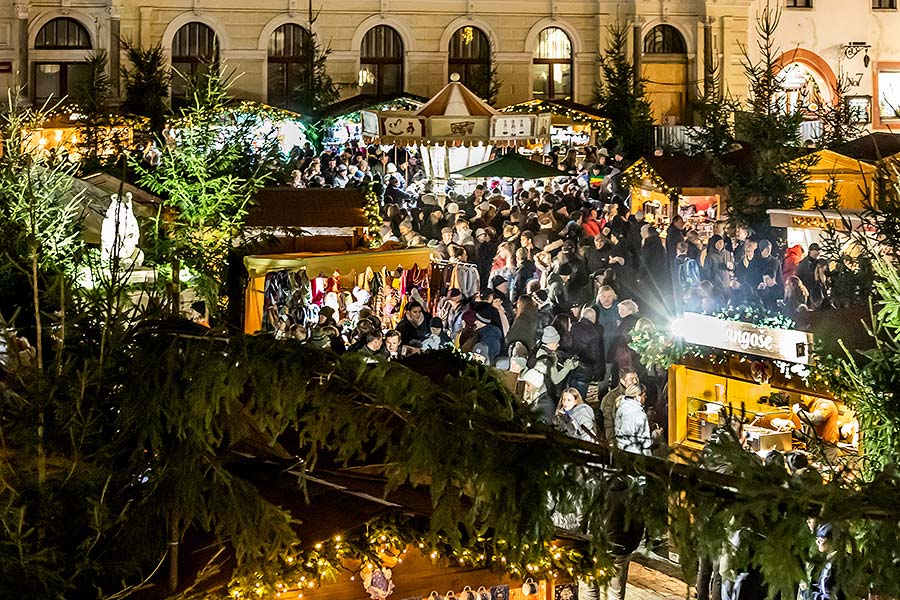 1. adventní neděle - otevření Adventu spojené s rozsvícením vánočního stromu, Český Krumlov 1.12.2019
