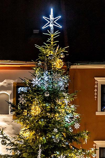 1. Adventssontag - Eröffnung des Advents Verbunden mit der Beleuchtung des Weihnachtsbaums, Český Krumlov 1.12.2019