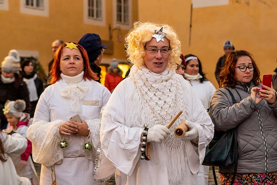 Andělský průvod městem a mikulášská nadílka v Českém Krumlově 5.12.2019