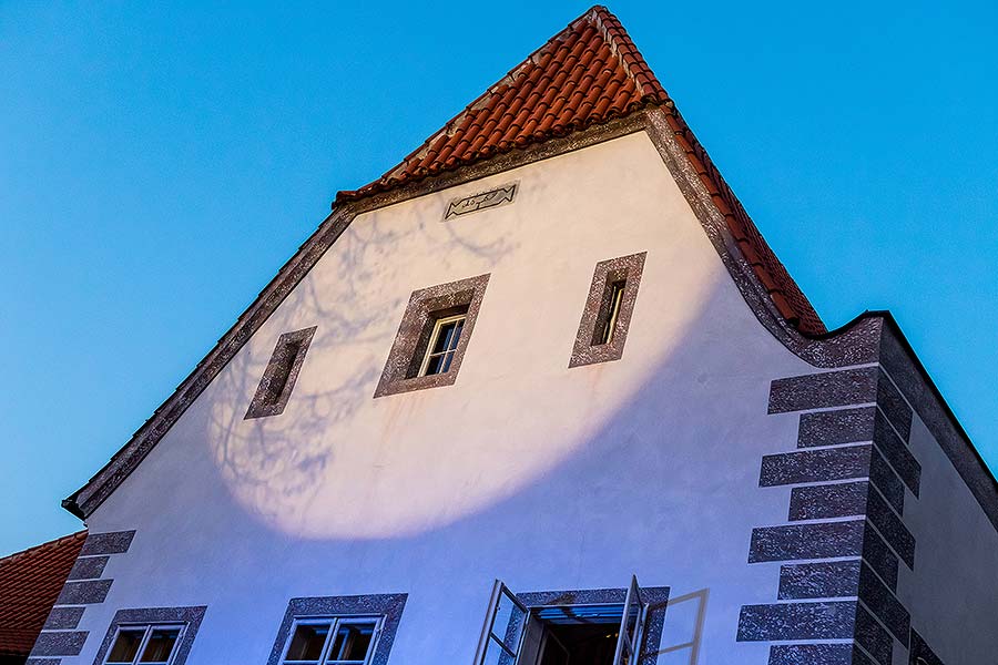 Engelumzug durch die Stadt und Nikolausbescherung in Český Krumlov 5.12.2019