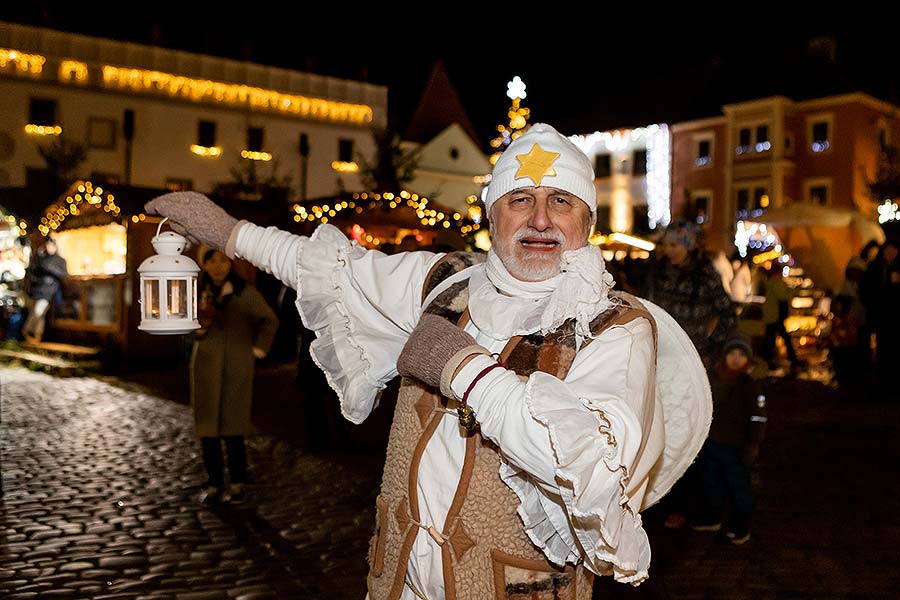 Andělský průvod městem a mikulášská nadílka v Českém Krumlově 5.12.2019