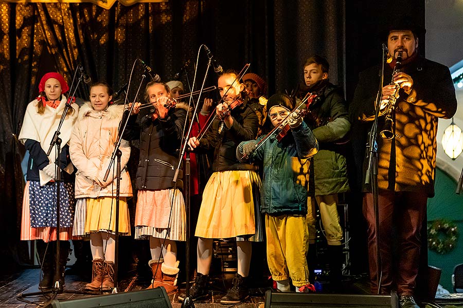 Angelic Procession and st. Nicholas Present Distribution in Český Krumlov 5.12.2019