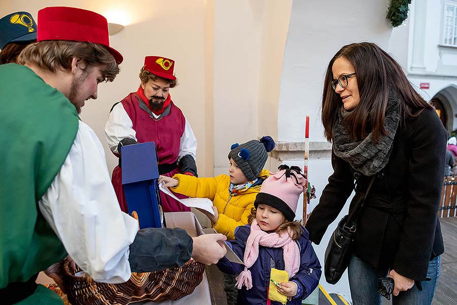 Baby Jesus Postal Office at U Zlatého Anděla and arrival of the White Lady in Český Krumlov 8.12.2019