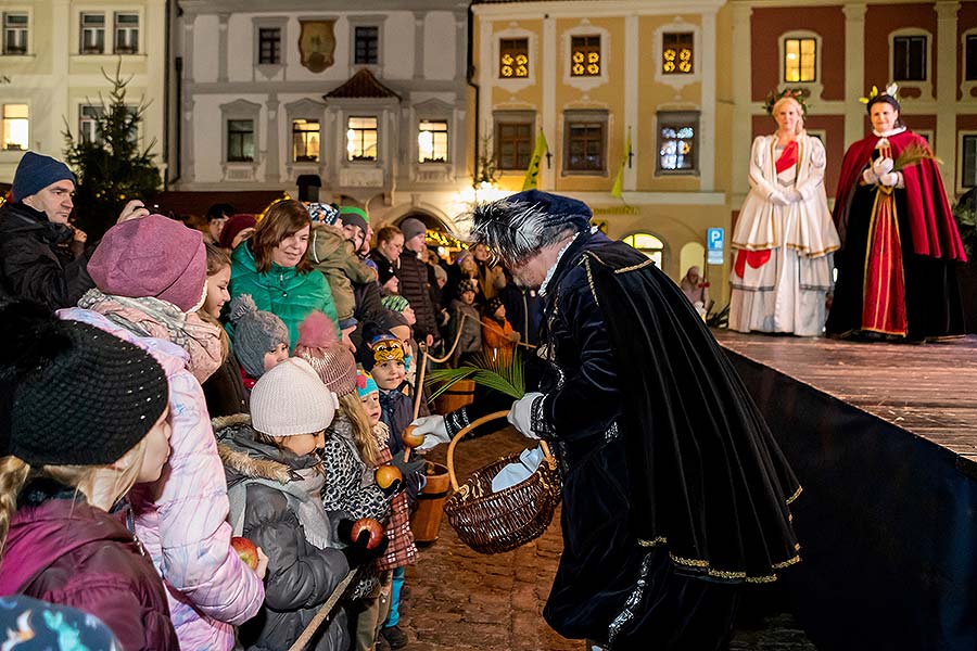 Ježíškův poštovní úřad U Zlatého anděla a příjezd Bílé paní v Českém Krumlově 8.12.2019