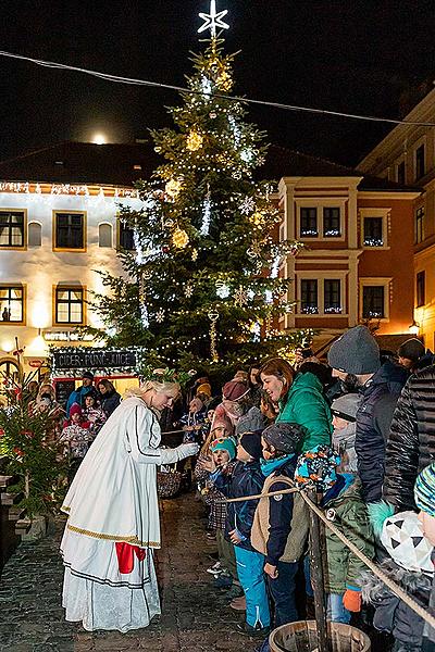 Ježíškův poštovní úřad U Zlatého anděla a příjezd Bílé paní v Českém Krumlově 8.12.2019