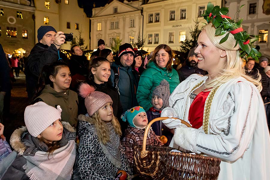 Jesuleins Postamt Zum Goldenen Engel und Ankunft der Weißen Frau in Český Krumlov 8.12.2019