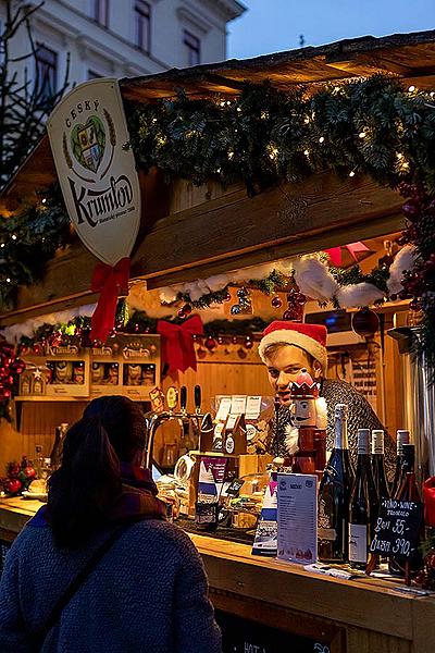 Baby Jesus Postal Office at U Zlatého Anděla and arrival of the White Lady in Český Krumlov 8.12.2019