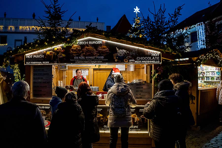 Ježíškův poštovní úřad U Zlatého anděla a příjezd Bílé paní v Českém Krumlově 8.12.2019