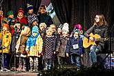 Gemeinsames Singen am Weihnachtsbaum, 3. Adventssonntag in Český Krumlov 15.12.2019, Foto: Lubor Mrázek