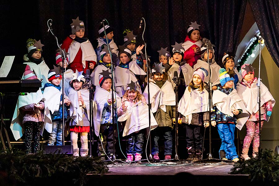 Gemeinsames Singen am Weihnachtsbaum, 3. Adventssonntag in Český Krumlov 15.12.2019