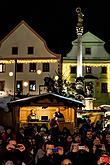 Gemeinsames Singen am Weihnachtsbaum, 3. Adventssonntag in Český Krumlov 15.12.2019, Foto: Lubor Mrázek