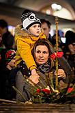 Joint Singing by the Christmas Tree, 3rd Advent Sunday in Český Krumlov 15.12.2019, photo by: Lubor Mrázek