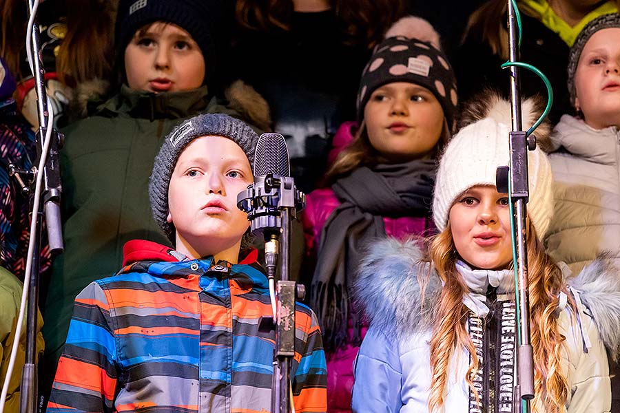 Gemeinsames Singen am Weihnachtsbaum, 3. Adventssonntag in Český Krumlov 15.12.2019