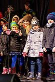 Joint Singing by the Christmas Tree, 3rd Advent Sunday in Český Krumlov 15.12.2019, photo by: Lubor Mrázek