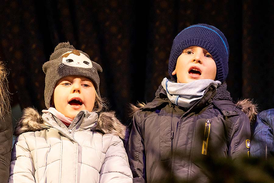 Gemeinsames Singen am Weihnachtsbaum, 3. Adventssonntag in Český Krumlov 15.12.2019