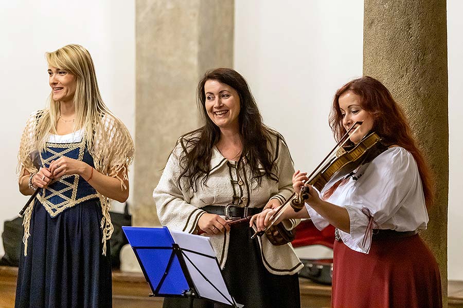 Kapka - Traditional Christmas concert of local folk band in Český Krumlov 15.12.2019