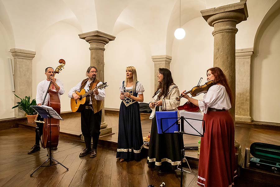 Kapka - tradiční vánoční koncert českokrumlovské folkové kapely 15.12.2019