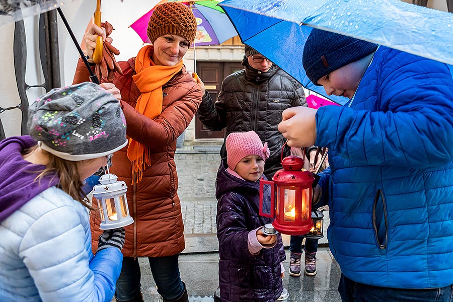 4. adventní sobota v klášterech a rozdávání betlémského světla v Českém Krumlově 21.12.2019