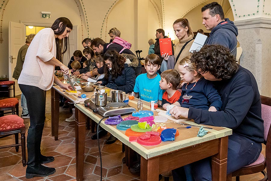 4. Adventssamstag in den Klöstern und Verteilung des Bethlehemslichts in Český Krumlov 21.12.2019