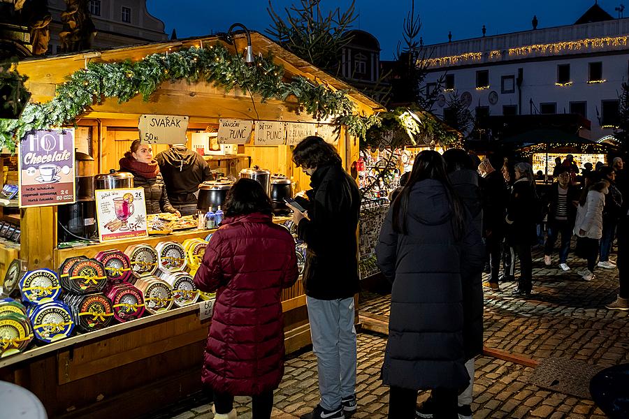 Nesem vám písničky - 4. adventní neděle v Českém Krumlově 22.12.2019