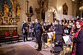 Konzert in der Klosterkirche - Streichorchester Český Krumlov, Krumauer Kammerorchester und Gemischter Sängerchor Perchta - „Hej Mistře!“ Böhmische Hirtenmesse J. J. Rybas in Český Krumlov 26.12.2019, Foto: Lubor Mrázek