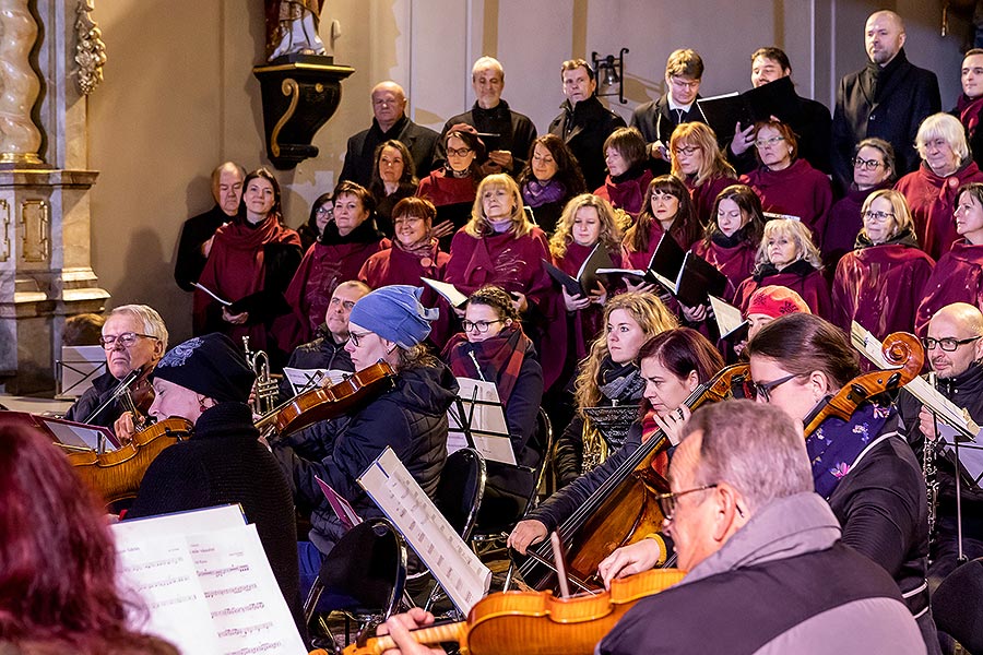 Konzert in der Klosterkirche - Streichorchester Český Krumlov, Krumauer Kammerorchester und Gemischter Sängerchor Perchta - „Hej Mistře!“ Böhmische Hirtenmesse J. J. Rybas in Český Krumlov 26.12.2019