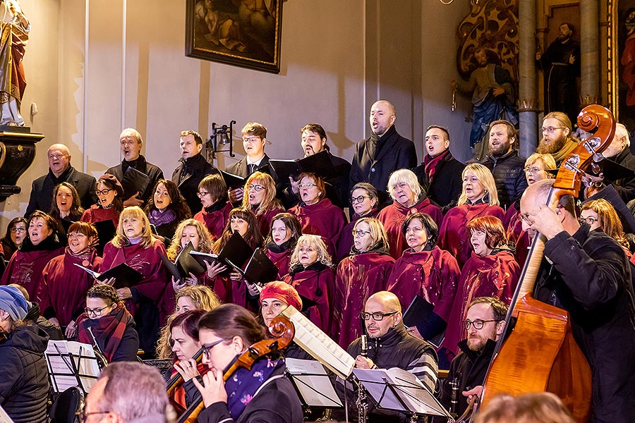 Konzert in der Klosterkirche - Streichorchester Český Krumlov, Krumauer Kammerorchester und Gemischter Sängerchor Perchta - „Hej Mistře!“ Böhmische Hirtenmesse J. J. Rybas in Český Krumlov 26.12.2019