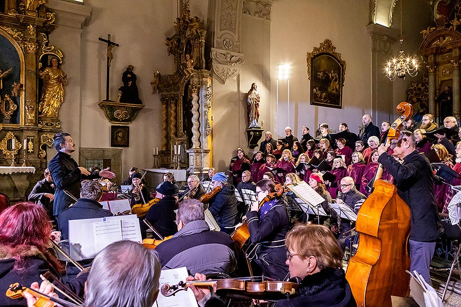 Koncert v klášterním kostele - Smyčcový orchestr Český Krumlov, Krumlovský komorní orchestr a Smíšený pěvecký sbor Perchta - „Hej Mistře!“ Česká mše vánoční J. J. Ryby v Českém Krumlově 26.12.2019