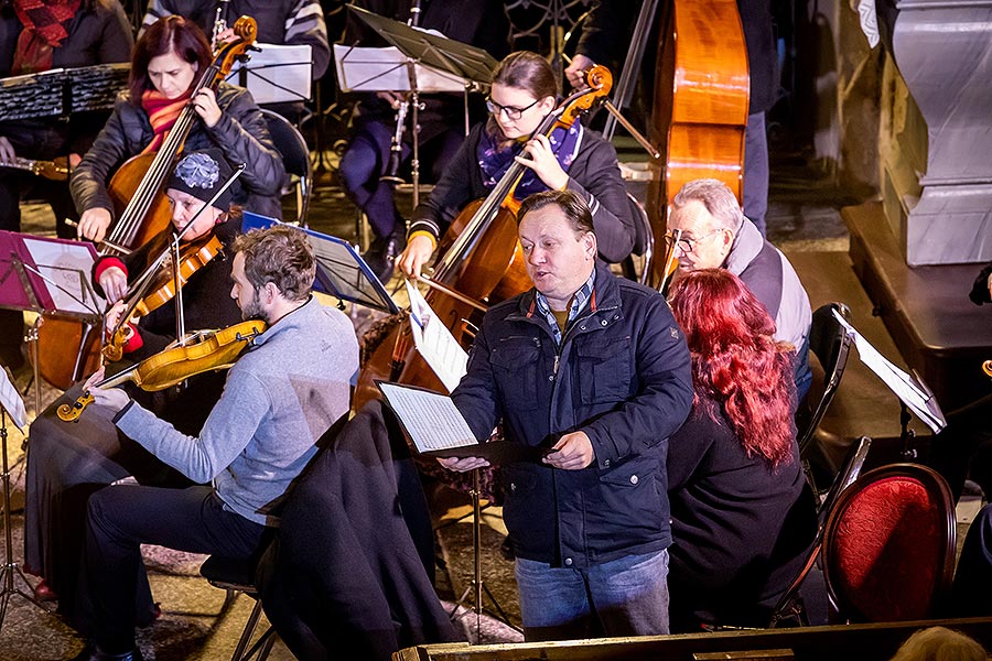 Konzert in der Klosterkirche - Streichorchester Český Krumlov, Krumauer Kammerorchester und Gemischter Sängerchor Perchta - „Hej Mistře!“ Böhmische Hirtenmesse J. J. Rybas in Český Krumlov 26.12.2019