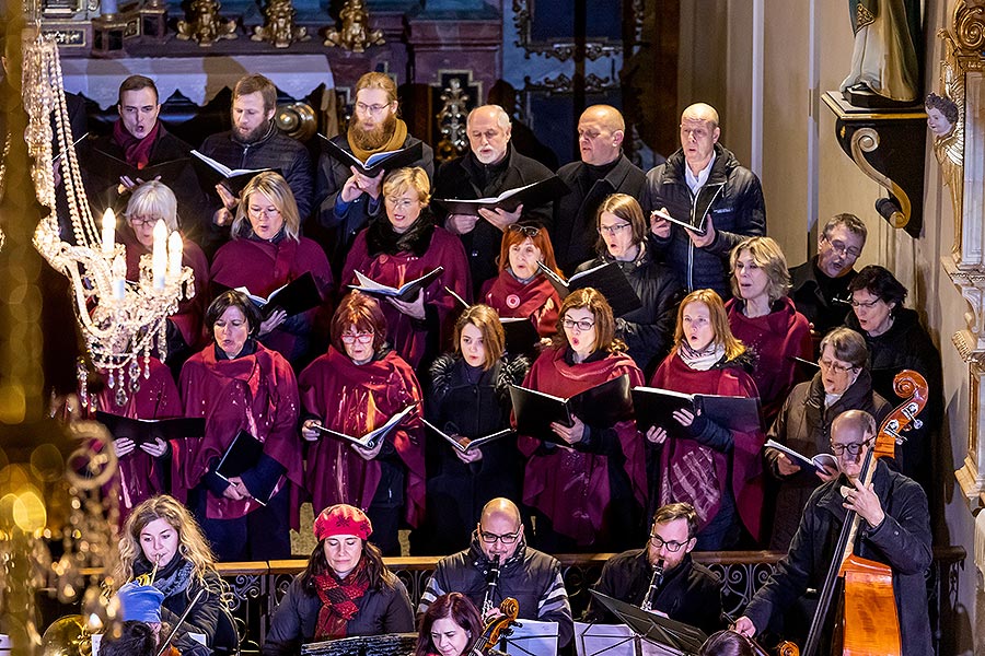 Konzert in der Klosterkirche - Streichorchester Český Krumlov, Krumauer Kammerorchester und Gemischter Sängerchor Perchta - „Hej Mistře!“ Böhmische Hirtenmesse J. J. Rybas in Český Krumlov 26.12.2019