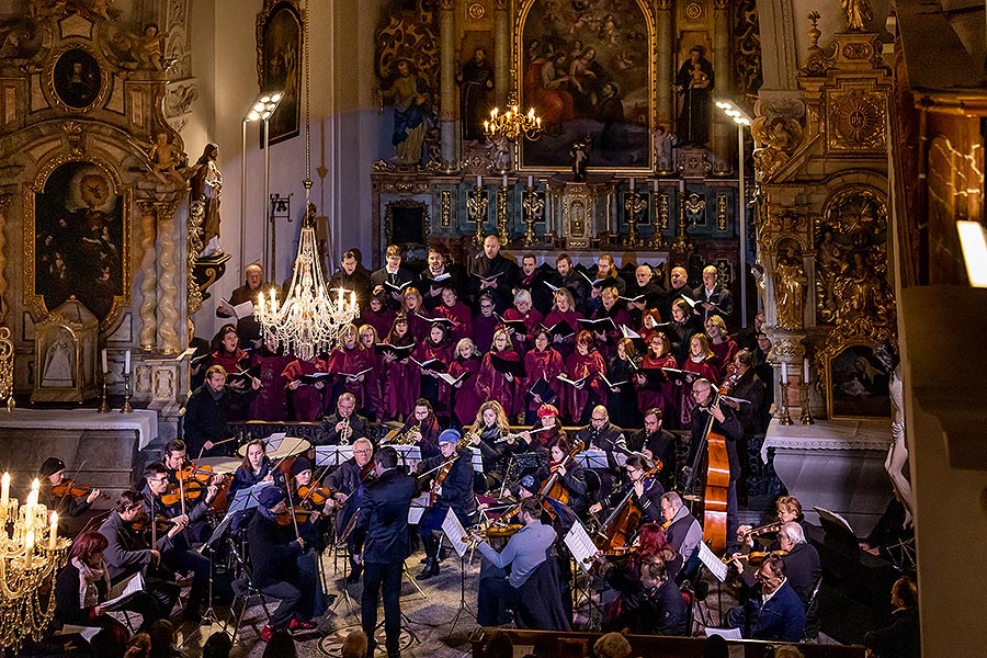 Koncert v klášterním kostele - Smyčcový orchestr Český Krumlov, Krumlovský komorní orchestr a Smíšený pěvecký sbor Perchta - „Hej Mistře!“ Česká mše vánoční J. J. Ryby v Českém Krumlově 26.12.2019
