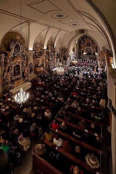 Konzert in der Klosterkirche - Streichorchester Český Krumlov, Krumauer Kammerorchester und Gemischter Sängerchor Perchta - „Hej Mistře!“ Böhmische Hirtenmesse J. J. Rybas in Český Krumlov 26.12.2019