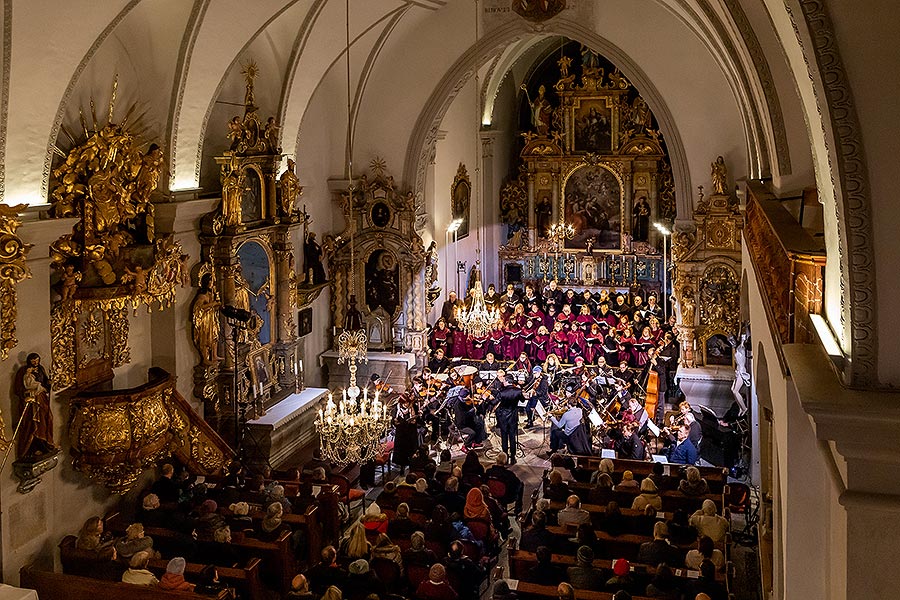 Koncert v klášterním kostele - Smyčcový orchestr Český Krumlov, Krumlovský komorní orchestr a Smíšený pěvecký sbor Perchta - „Hej Mistře!“ Česká mše vánoční J. J. Ryby v Českém Krumlově 26.12.2019
