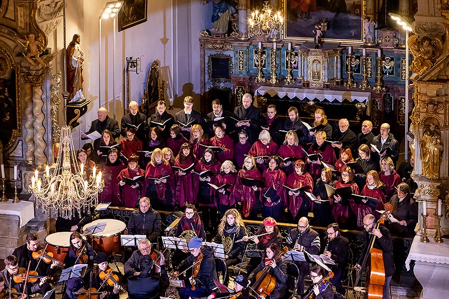 Konzert in der Klosterkirche - Streichorchester Český Krumlov, Krumauer Kammerorchester und Gemischter Sängerchor Perchta - „Hej Mistře!“ Böhmische Hirtenmesse J. J. Rybas in Český Krumlov 26.12.2019