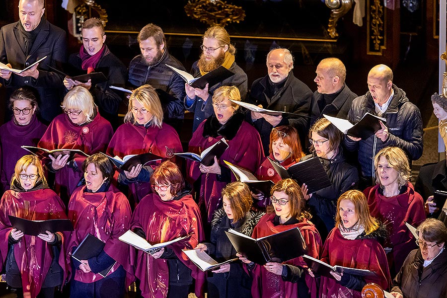 Konzert in der Klosterkirche - Streichorchester Český Krumlov, Krumauer Kammerorchester und Gemischter Sängerchor Perchta - „Hej Mistře!“ Böhmische Hirtenmesse J. J. Rybas in Český Krumlov 26.12.2019