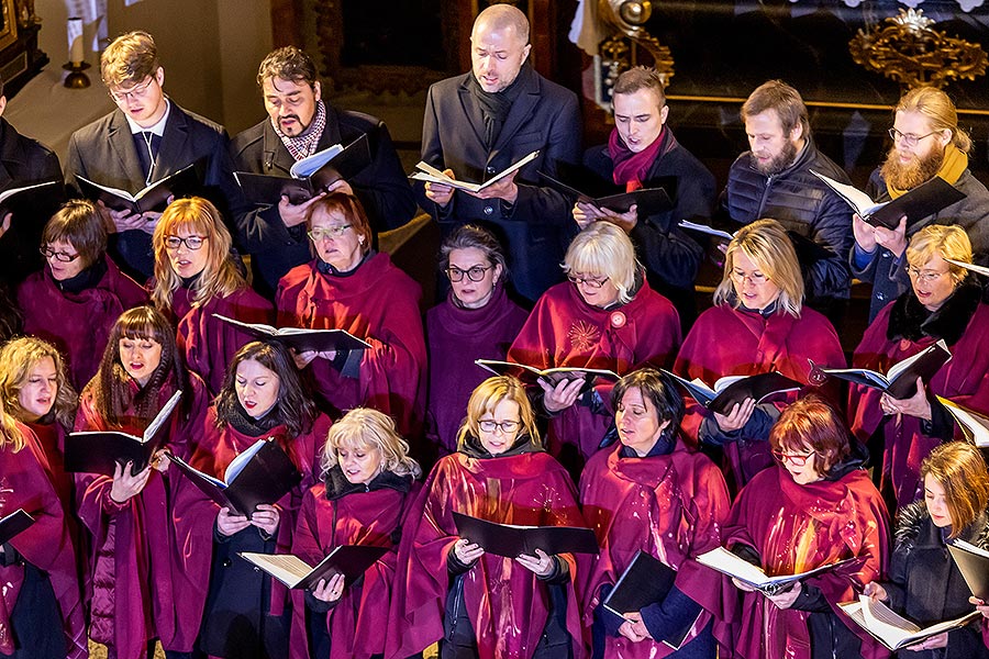 Konzert in der Klosterkirche - Streichorchester Český Krumlov, Krumauer Kammerorchester und Gemischter Sängerchor Perchta - „Hej Mistře!“ Böhmische Hirtenmesse J. J. Rybas in Český Krumlov 26.12.2019