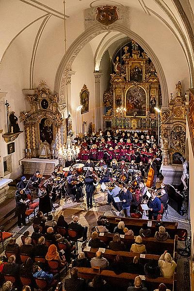 Koncert v klášterním kostele - Smyčcový orchestr Český Krumlov, Krumlovský komorní orchestr a Smíšený pěvecký sbor Perchta - „Hej Mistře!“ Česká mše vánoční J. J. Ryby v Českém Krumlově 26.12.2019